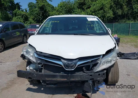 2019 Toyota Sienna Le 8 Passenger z USA, uszkodzony, nr VIN 5TDKZ3DC5KS017185